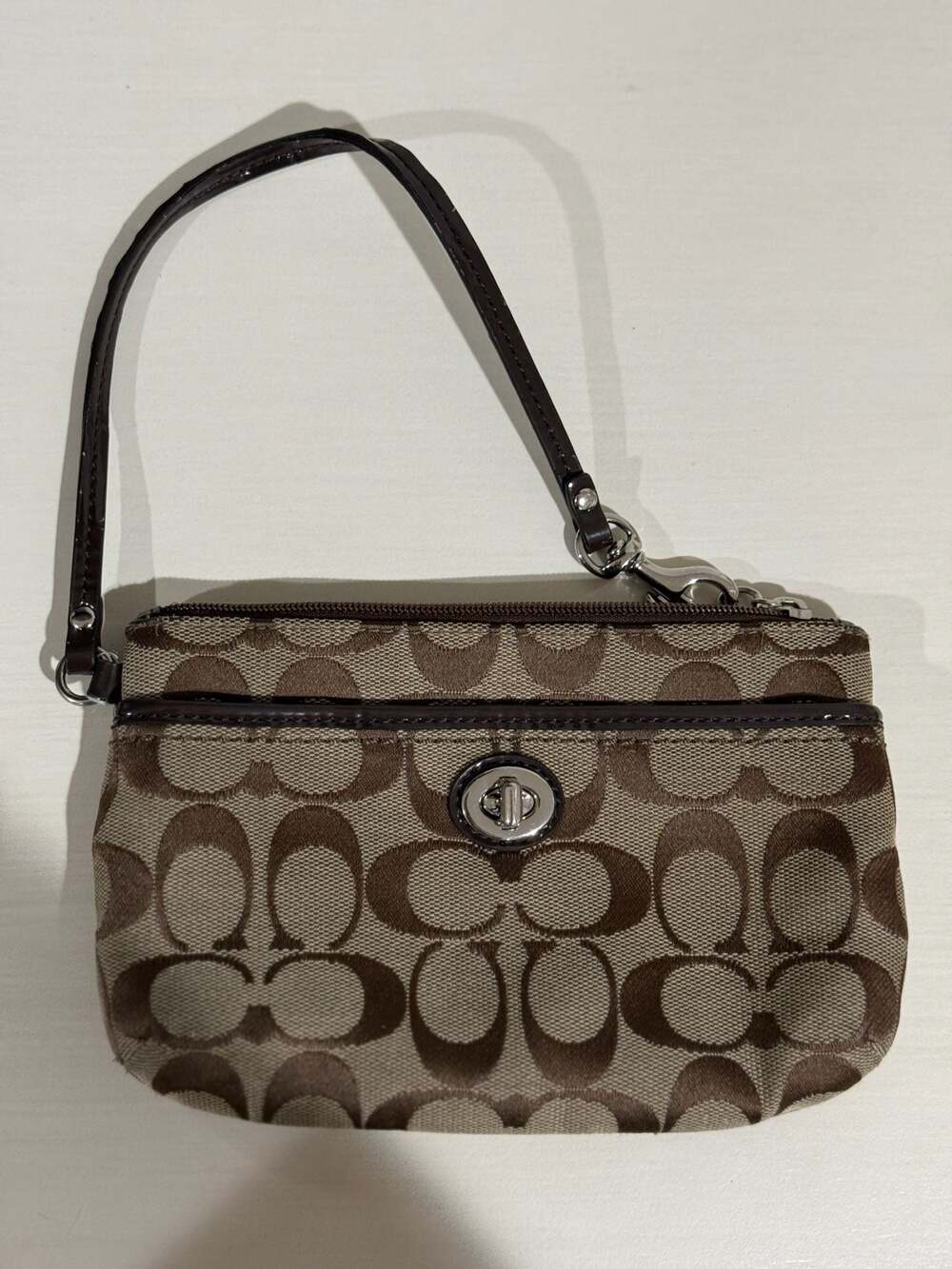Coach Signature Park Canvas Turnlock Wristlet F49175 Brown